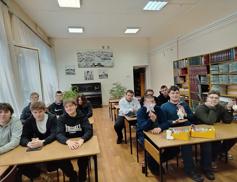 Посещение библиотеки группами 214 и 122